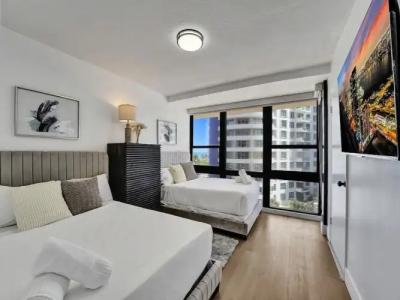 The Alexander All Suites - 330