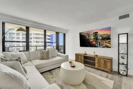 The Alexander All Suites - 244