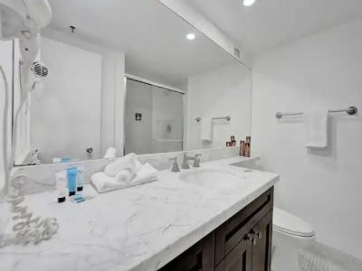 The Alexander All Suites - 41