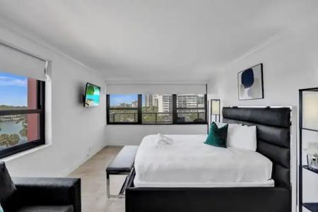 The Alexander All Suites - 512