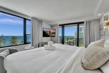 The Alexander All Suites - 421