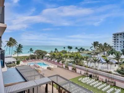 The Alexander All Suites - 442