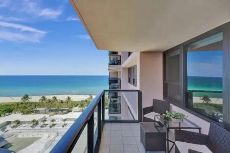 The Alexander All Suites - 804