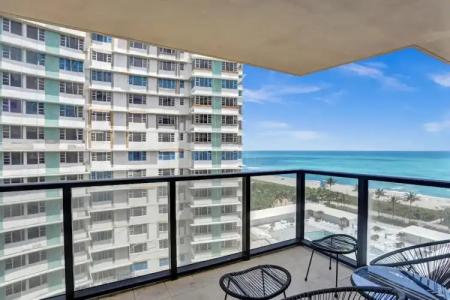 The Alexander All Suites - 677