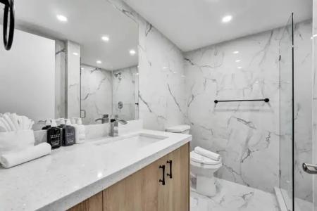 The Alexander All Suites - 560