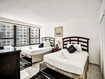 The Alexander All Suites - 295