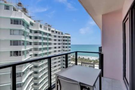 The Alexander All Suites - 448