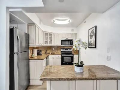 The Alexander All Suites - 334