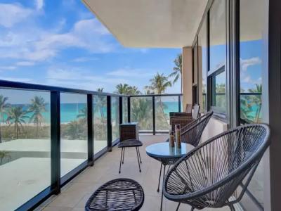 The Alexander All Suites - 412