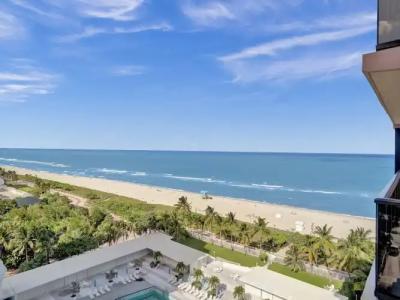 The Alexander All Suites - 125