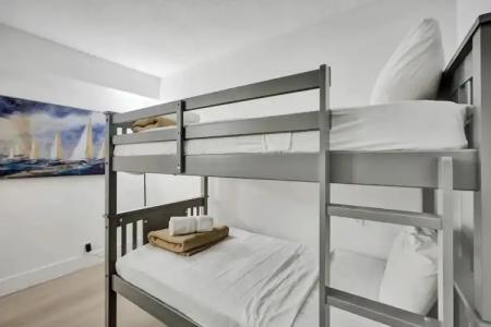 The Alexander All Suites - 703