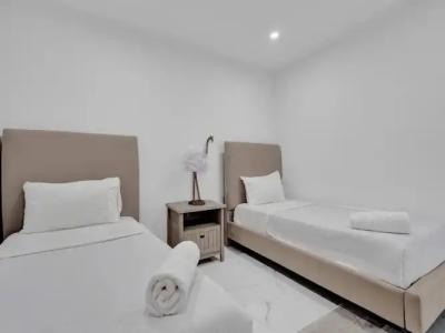 The Alexander All Suites - 172