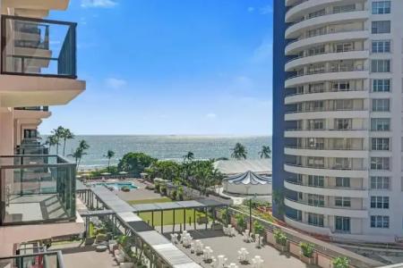 The Alexander All Suites - 586