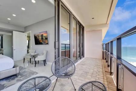 The Alexander All Suites - 788