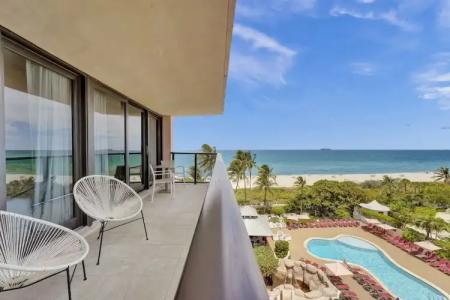 The Alexander All Suites - 437