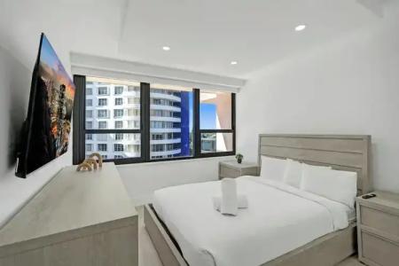 The Alexander All Suites - 581