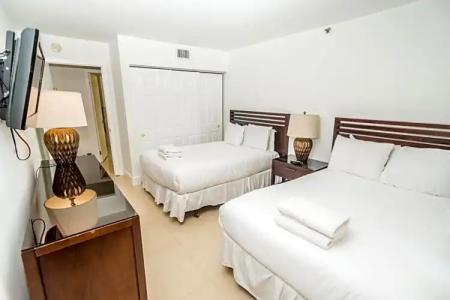 The Alexander All Suites - 606