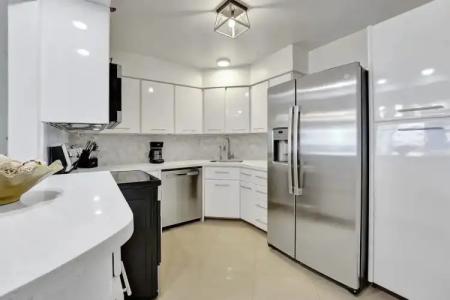 The Alexander All Suites - 475