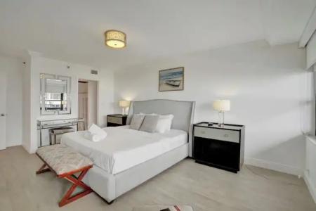 The Alexander All Suites - 509