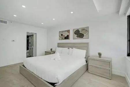 The Alexander All Suites - 584