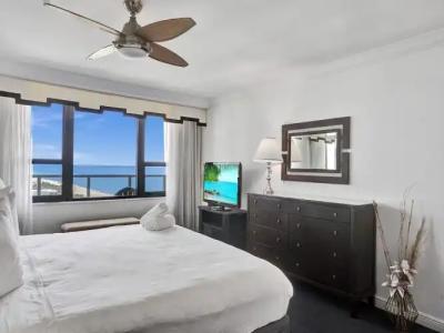 The Alexander All Suites - 206