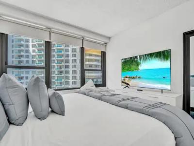 The Alexander All Suites - 247