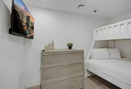 The Alexander All Suites - 582