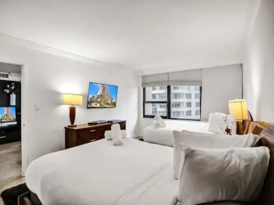 The Alexander All Suites - 43