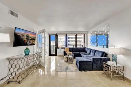 The Alexander All Suites - 431