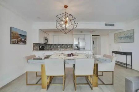 The Alexander All Suites - 452