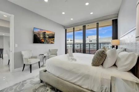 The Alexander All Suites - 783