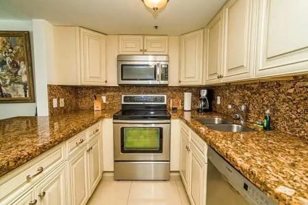 The Alexander All Suites - 615