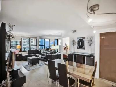 The Alexander All Suites - 621