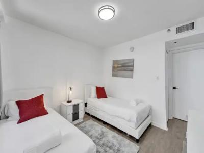 The Alexander All Suites - 306