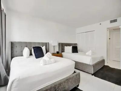 The Alexander All Suites - 336