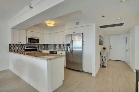 The Alexander All Suites - 457