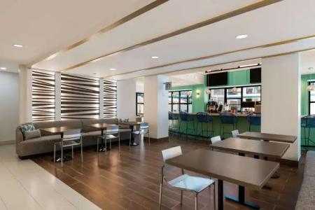 Sonesta ES Suites Orlando International Drive - 13