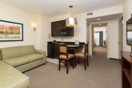 Ramada Plaza Resort & Suites By Wyndham Orlando International Drive - 76