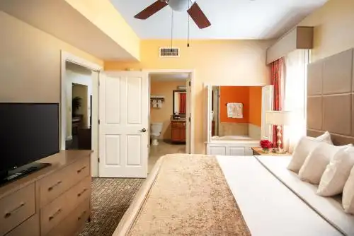 Floridays Orlando Two & Three Bed Rooms Condo Resort - 6