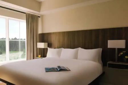 The Point & Suites Universal - 73