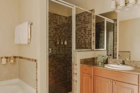 The Point & Suites Universal - 79