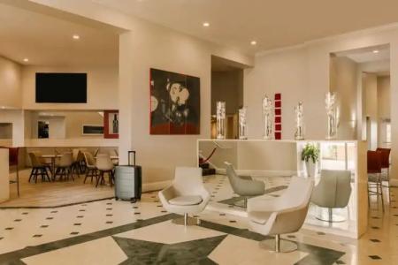 The Point & Suites Universal - 27