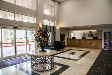 Country Inn & Suites by Radisson, Orlando-Lake Buena Vista, FL - 1