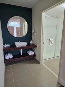 Country Inn & Suites by Radisson, Orlando-Lake Buena Vista, FL - 89