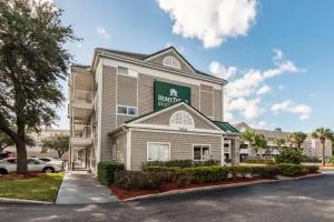 Апарт-отель «HomeTowne Studios by Red Roof Orlando South», Орландо