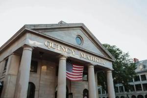 Club Quarters Hotel Faneuil Hall, Boston, Бостон