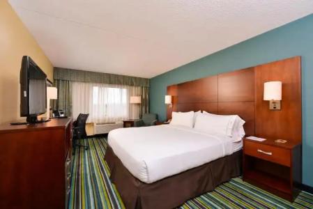 Holiday Inn Express, an IHG - 2