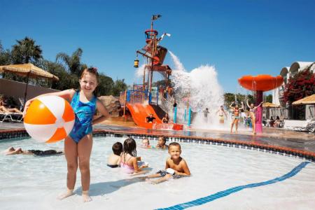 Howard Johnson by Wyndham Anaheim & Water Playground - 15