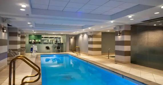 Renaissance Downtown - 11