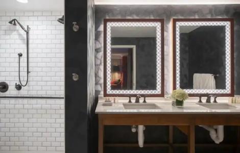 Renaissance Downtown - 22